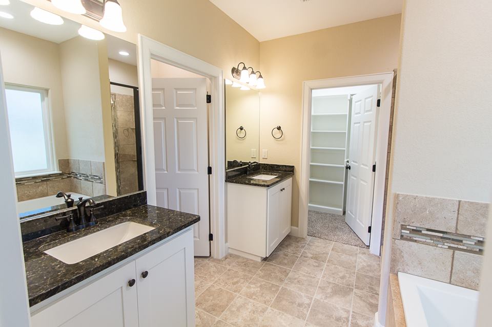 41776935_263823657583954_3911084721106321408_n